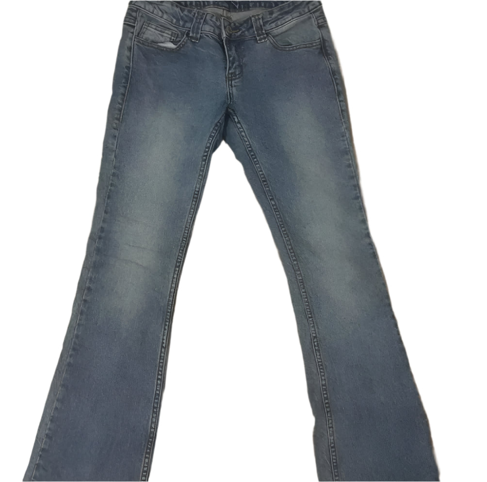 Brandy Melville Low Rise Flare Jeans – Waist 24", Inseam 31"